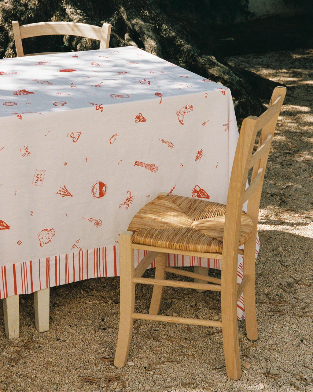 Olive's House Linen Tablecloth — Red/ White