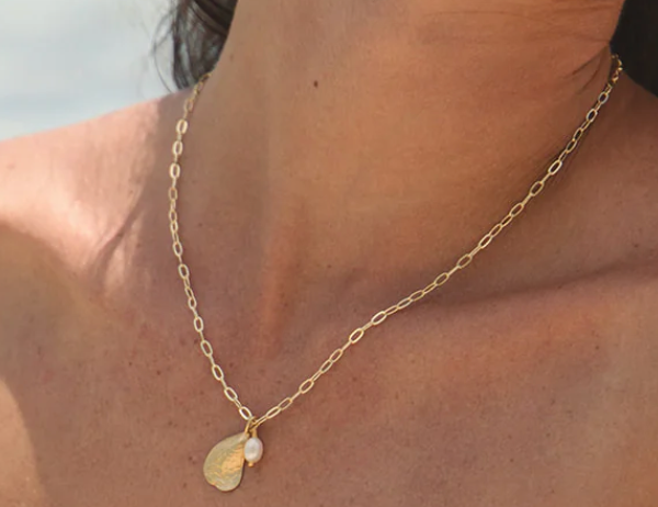 SunVoyager- World's My Oyster Necklace